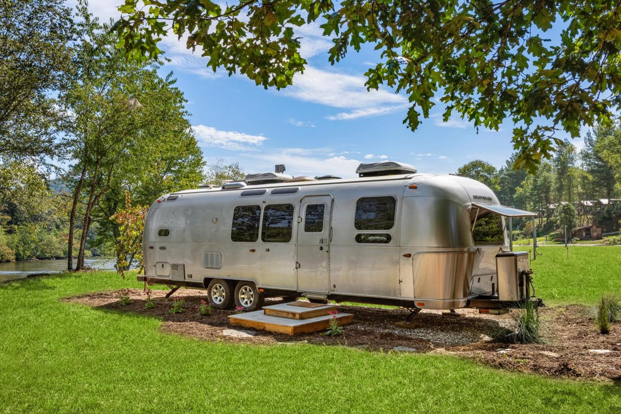Asheville River Hotel
