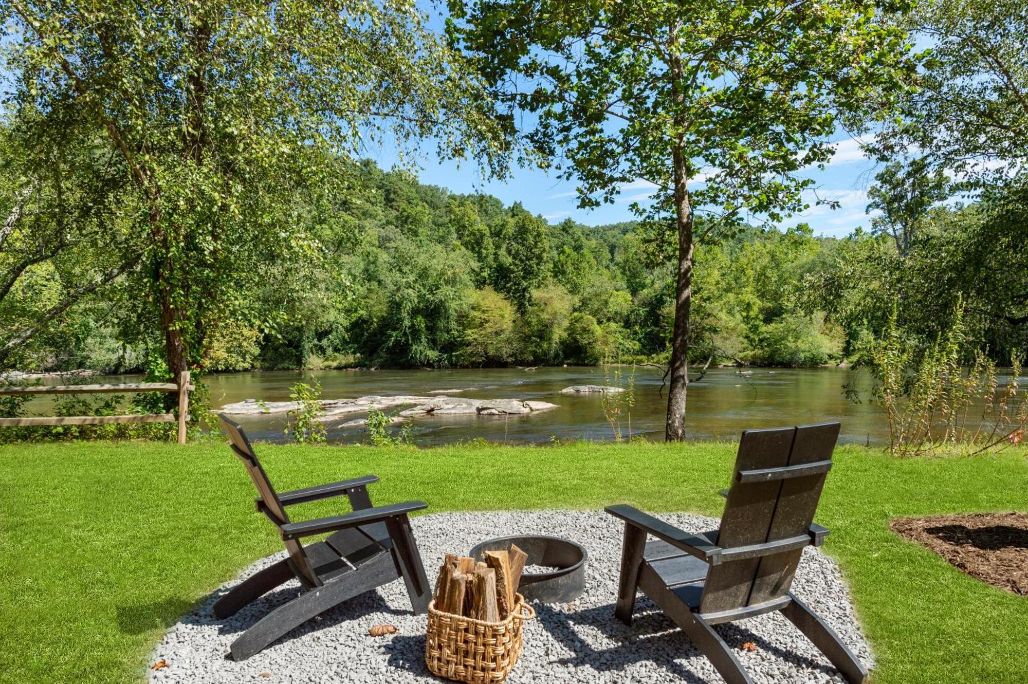 Asheville River Hotel 3*