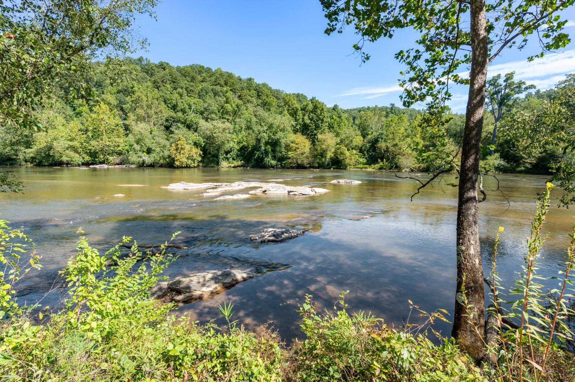 Asheville River Hotel 3*